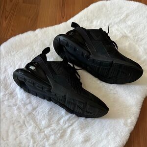 Nike Air Max 270
Women's Shoes